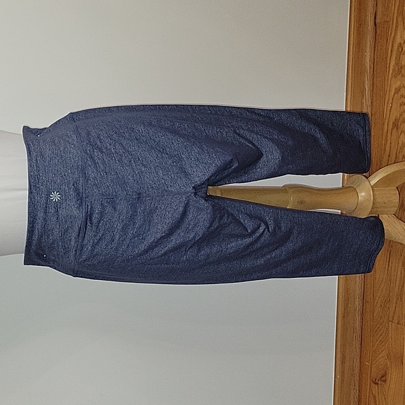 Athleta active butter soft high waisted capris with drop pocket womens size L - Picture 4 of 9